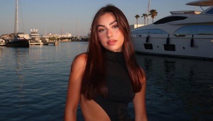 乐鱼APP下载-太太团+1😍海港新援梅伦多妻子已到上海：无论你去哪里我都陪着