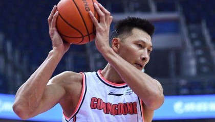 乐鱼体育-时隔427天重返赛场 7分钟16分！易建联王者归来